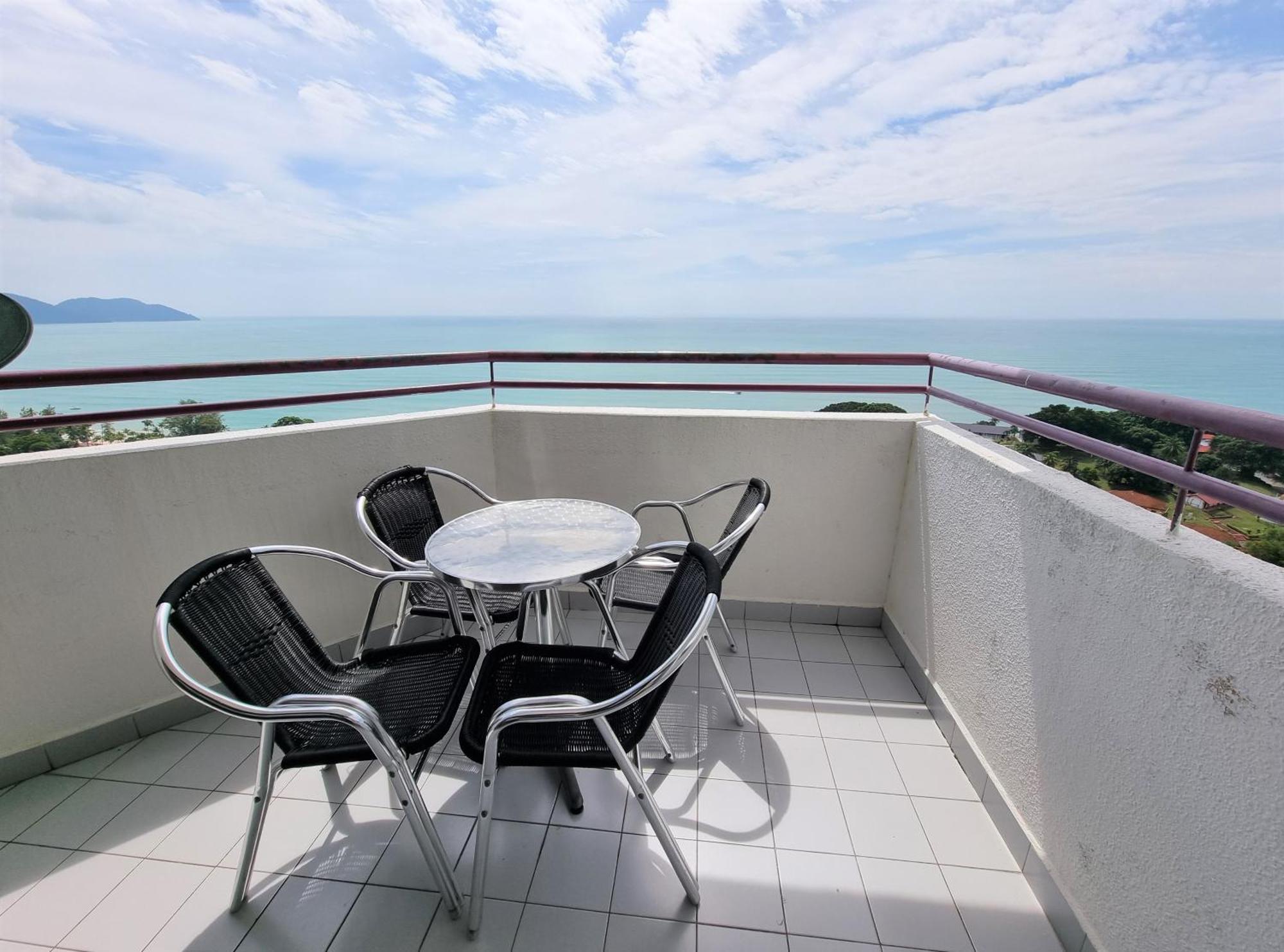 Green Ocean Seaview Apartment Batu Ferringhi Kültér fotó
