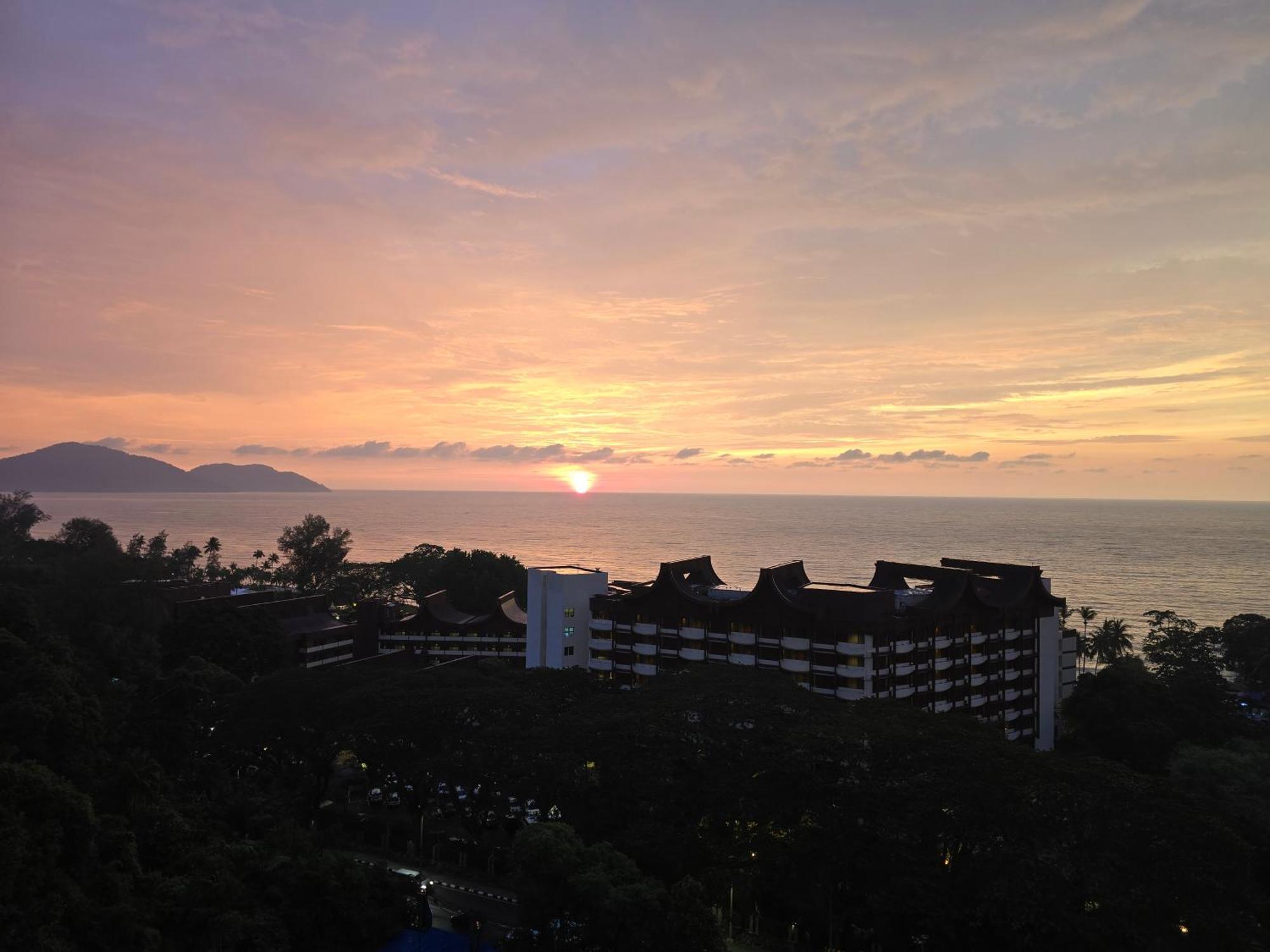 Green Ocean Seaview Apartment Batu Ferringhi Kültér fotó