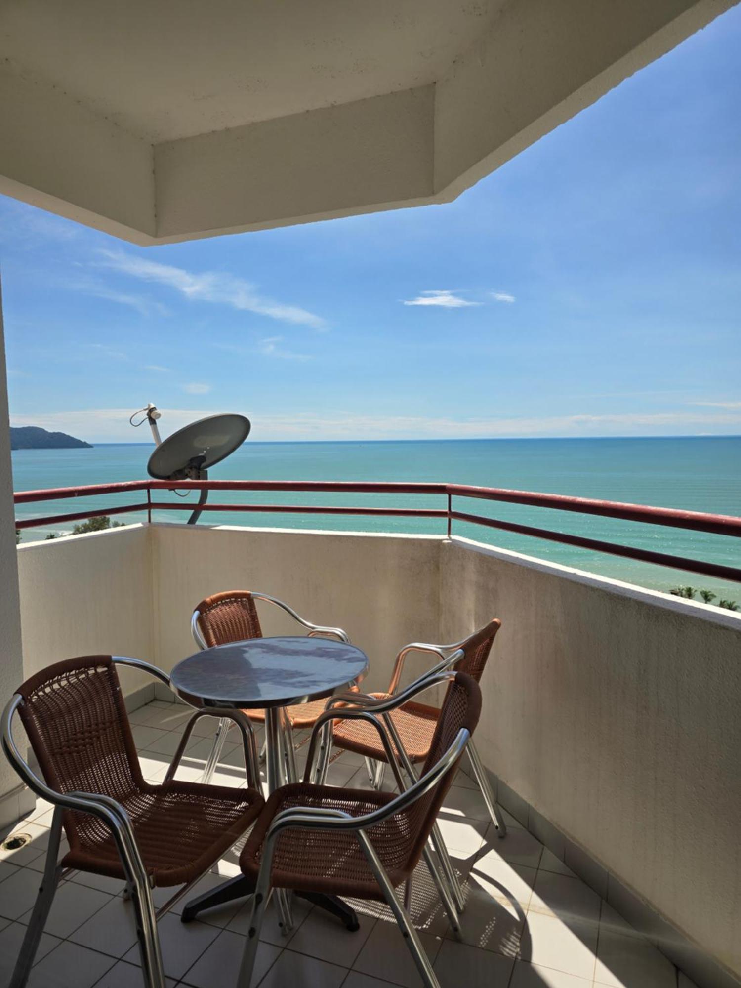 Green Ocean Seaview Apartment Batu Ferringhi Kültér fotó